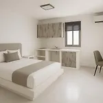 Tinamar Selections Otel Perivolos (Santorini)