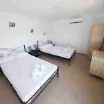 Tinamar Selections 4* Perivolos (Santorini)